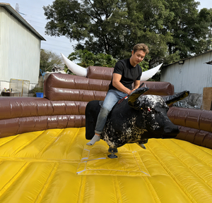 Castillo Inflable Personalizado de Fábrica EASYFUN, Toro de Rodeo, Juguetes de Toro de Rodeo Interesantes, Utiliza Pelo de Vaca Genuino para Alquiler - Product Image 2