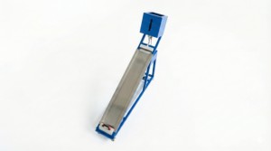 Compacte handmatige droogmiddelvulmachine voor gebruik in werkplaatsen met beperkte ruimte - Product Image 6