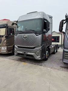 Nuevo Camión Tractor FOTON Galaxy 6x4 de 100 Toneladas, 10 Ruedas, 4x2, 6x4, con Retardador Hidráulico Automático y Airbag, Motor Cummins de 560hp, Económico - Product Image 2