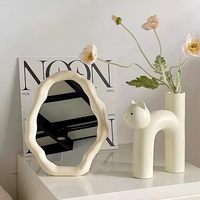 Miroir de maquillage pliable simple et luxueux, irrégulier, carré, à cadre en plastique, pour le bureau des filles en dortoir