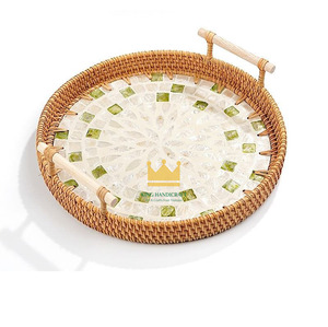 Bandeja y Cesta Redonda Decorativa Hecha a Mano de Ratán y Madreperla, Ecológica, para Almacenamiento en la Cocina, de Vietnam - Product Image 5