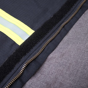 <span class=keywords><strong>Uniforme</strong></span> de <span class=keywords><strong>pompier</strong></span> EN469 en tissu aramide ignifuge avec bande réfléchissante, style fendu, pour la lutte contre les incendies structurels, protection de niveau 1 - Product Image 5