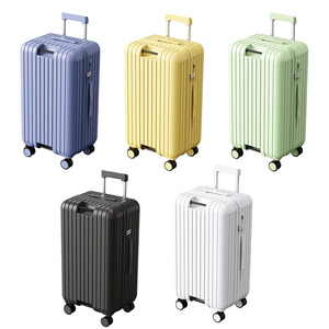 Valise de voyage grande capacité à prix d'usine avec serrure TSA, port USB, poignée en caoutchouc et roues silencieuses à 360° - Product Image 2