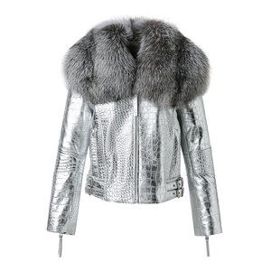 Chaqueta de Motociclista de Piel de Oveja Genuina para Mujer, con Estampado de Cocodrilo, Cuello de Piel de Zorro y Mapache, para Invierno - Product Image 1
