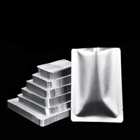 Sachets scellés sur 3 côtés en PET de qualité alimentaire pour thé, café en poudre, nouilles, aliments pour animaux de compagnie avec impression et logo personnalisés