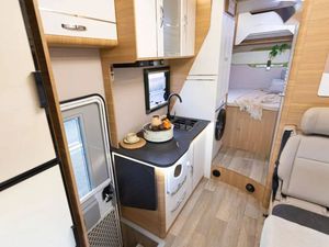 Howo Camper cuatro metros de largo toldo nueva condición caja de cambios automática AWD Drive ACC Control de crucero luz Interior <span class=keywords><strong>Euro</strong></span> VI tela - Product Image 5