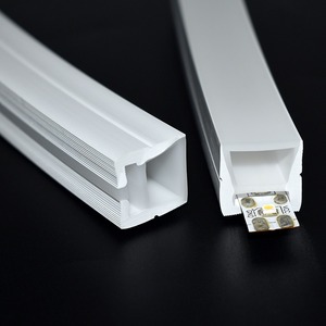 Manchon en silicone pour bande lumineuse, côté lumineux positif, luminescence intégrée, passage facile, bande lumineuse pliable à volonté - Product Image 4
