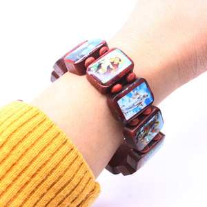 Pulsera cuadrada de madera con imágenes religiosas incrustadas, diseño abierto, para regalo - Product Image 4