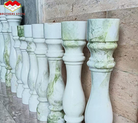 Vente en gros de balustrades en marbre blanc moderne imperméable avec des veines vertes, pour escalier, balcon, pilier, balustrade en marbre vert, pierre