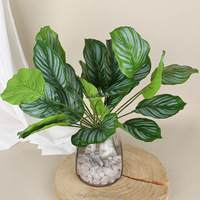 Harga Pabrik 12 Tangkai Daun Calathea Orbifolia Buatan Tahan UV Ramah Lingkungan Dekorasi Pernikahan Tanaman Pot untuk Perdagangan
