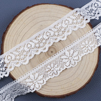 Stock de tissu élastique creux de luxe en dentelle fait à la main pour la fabrication de bijoux blanc en dentelle au crochet