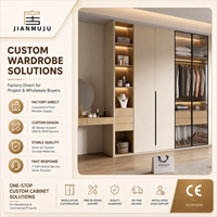 Armoires simples pour petites chambres, conçues pour le rangement des vêtements, pour la famille et les adultes, en bois, sur mesure.
