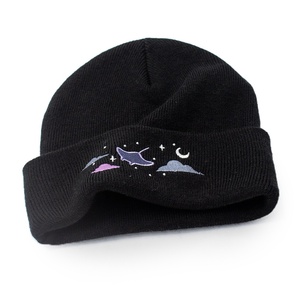 Produzione di cappelli invernali morbidi e caldi per adulti cappelli ricamati logo da donna con polsino in filo acrilico nero - Product Image 3