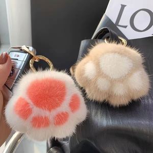 Llavero de moda Kawaii suave con diseño de pata de oso adorable de alta calidad, llavero de felpa con forma de pata de gato, pompón de piel de conejo de primera calidad - Product Image 2