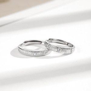 Bagues de couple ajustables en <span class=keywords><strong>argent</strong></span> sterling 925 avec zircon pavé, motif vague minimaliste, bijoux en gros avec nom personnalisé - Product Image 4