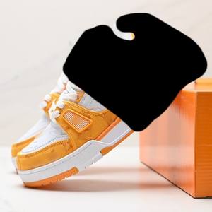 Chaussures de skate pour hommes en daim, style baskets basses, tendance rétro, épaisses, décontractées, streetwear, hip-hop, motif floral, noires - Product Image 1