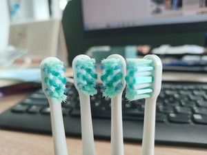 Têtes <span class=keywords><strong>de</strong></span> brosse à dents orales <span class=keywords><strong>de</strong></span> brosse à dents électrique <span class=keywords><strong>de</strong></span> vente d'usine avec la tête <span class=keywords><strong>de</strong></span> brosse à dents remplaçable - Product Image 2