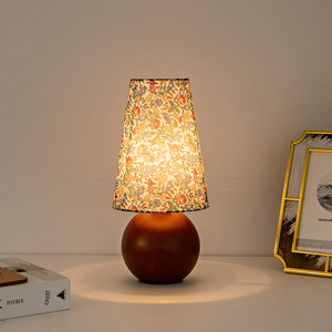 <span class=keywords><strong>Internet</strong></span> Đỏ rắn gỗ trang trí đèn cạnh giường ngủ cổ pháp lãng mạn hoa retro đèn bàn phòng ngủ và nghiên cứu trang trí - Product Image 1