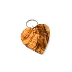Cuore in legno d'olivo – inciso - Product Image 1