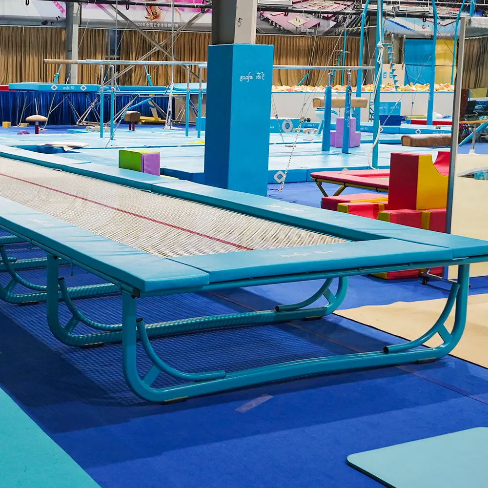 Gaofei Trampoline de culbutage de haute qualité Trampoline de taille personnalisée Trampoline Long pour l'entraînement de gymnastique