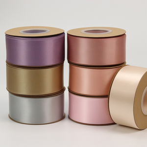 Fabrieksdirect groothandel hoge kwaliteit 100% polyester 38mm effen kleur gerecycled satijnen lintrol op maat gemaakt verse bloemen cadeau - Product Image 1