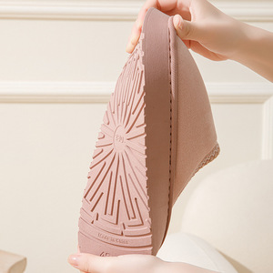 Chaussons d'intérieur doux et moelleux pour femmes et hommes, en fausse fourrure, mignons, motif animal, en coton, pour chambre à coucher, style nuage, Noël - Product Image 3