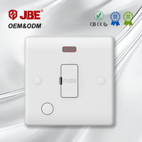 Unité de connexion non commutée conforme à la norme britannique avec prise flexible et néon pour usage domestique 110V/250V Blanc IP20 Installation facile