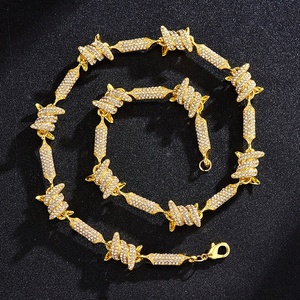 Nuova Collana Choker da Uomo Stile Hip-hop Punk con Catena a Maglie di Filo Spinato Completamente Tempestata di Diamanti - Product Image 1