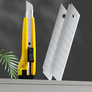 Cuchillo multiusos amarillo con hoja de 18 mm, función de bloqueo automático, mango de plástico de 160 mm de longitud para uso en oficina y hogar. - Product Image 1