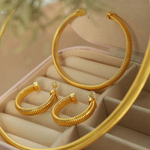 Fashion Jewelry <b>Set</b> Gold Zinc Alloy <b>Bracelet</b> Necklace Earrings Party Women's Retro Reticulated Design Stackable - Product Image 1