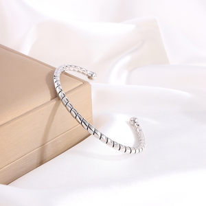 Personalità semplice braccialetto femminile titanio acciaio bracciale apertura non sbiadisce braccialetti in oro 18k per le donne - Product Image 4