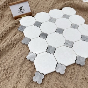 Mosaico de mármol natural contemporáneo con diseño gráfico, mezcla de colores blanco y gris, para pared de cocina, estilo villa, personalizado, con patrón de tiras y parquet rústico. - Product Image 6