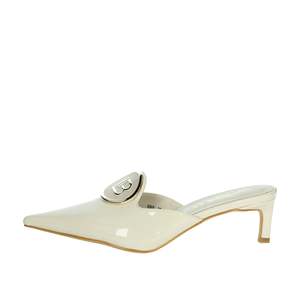 Mules da Donna Laura Biagiotti 8968 in Pelle Verniciata Crema con Punta Affusolata e Tacco - Product Image 1