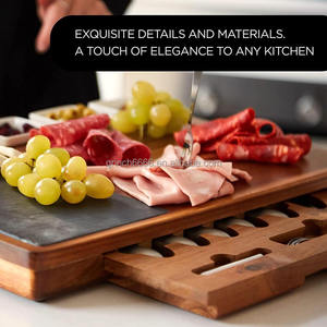 <span class=keywords><strong>Planche</strong></span> à charcuterie en bois coffret cadeau avec assiettes en ardoise et couverts <span class=keywords><strong>planche</strong></span> à fromage et organisateur de couverts douche nuptiale <span class=keywords><strong>planche</strong></span> à apéritif - Product Image 2