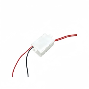 מודול אספקת חשמל 5V 1A/1.2A <span class=keywords><strong>DC</strong></span> עם מארז לבן ומתג, מבודד AC-<span class=keywords><strong>DC</strong></span> 220V עד 5V 6W עבור מכשור. - Product Image 4