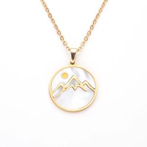 Collana con Ciondolo Rotondo in Acciaio Inossidabile Placcato Oro Vero, Motivo Montagne e Seme di Senape, Regalo per Donne, Resistente all'Ossidazione - Product Image 6