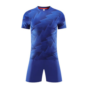 Camiseta de fútbol clásica con cuello en V 100% poliéster de secado rápido ligero de manga corta nueva ropa de fútbol que absorbe el sudor sublimación OEM - Product Image 4