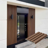 Revêtement mural extérieur en WPC, excellent revêtement composite en plastique pour jardin, revêtement extérieur imperméable en WPC, panneau mural rainuré en WPC
