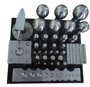 Enclume carrée de haute qualité pour poinçonnage, outil de bijouterie or et argent, fabrication de perles, artisanat de clochettes, outils de bijouterie en fer forgé - Product Image 1