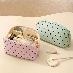 Organizador de Sujetadores de Viaje, Bolsa Impermeable para Ropa Interior con Estampado de Lunares, Bolsa para Sujetadores y Bragas con Bolsillos Elásticos para Maleta - Product Image 1