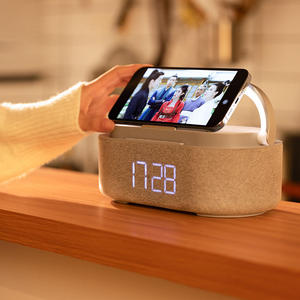 Lámpara de Noche LED Moderna para Dormitorio, Radio FM, Reloj Despertador, Altavoz con Carga Inalámbrica, Batería de 1800 mAh, Plástico ABS, Uso Doméstico - Product Image 5