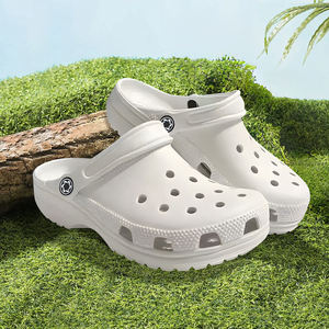 Zuecos de Verano con Diseño de Orificios Transpirables, Material EVA Suave, Zapatos Cómodos para Jardín y Piscina - Product Image 5