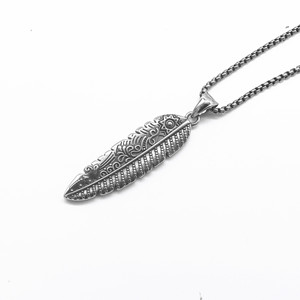 Yunnique – pendentif en plumes en acier titane, collier long rétro, bijoux à la mode unisexes - Product Image 3