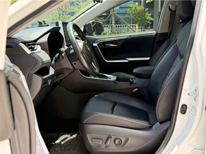 Offre Spéciale – Toyota <span class=keywords><strong>RAV4</strong></span> 2.0L CVT FWD Fashion PLUS Edition 2020 d'occasion, 5 portes, 5 places, SUV familial essence confortable pour les trajets urbains - Product Image 4