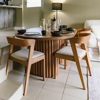 Chaise de restaurant moderne de haute qualité en bois massif avec coussin en cuir PU pour café, restaurant de restauration rapide, hôtel - Durable