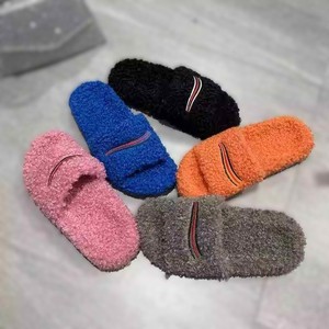 Piattaforma all'ingrosso della pelliccia delle donne di moda per le pantofole <span class=keywords><strong>con</strong></span> le scarpe calde dello scivolo del ricamo - Product Image 4