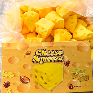 Jouet anti-stress en TPR en forme de nourriture, jouet à presser Kawaii en forme de fromage, jouet squishy à remontée lente pour enfants et adultes - Product Image 1