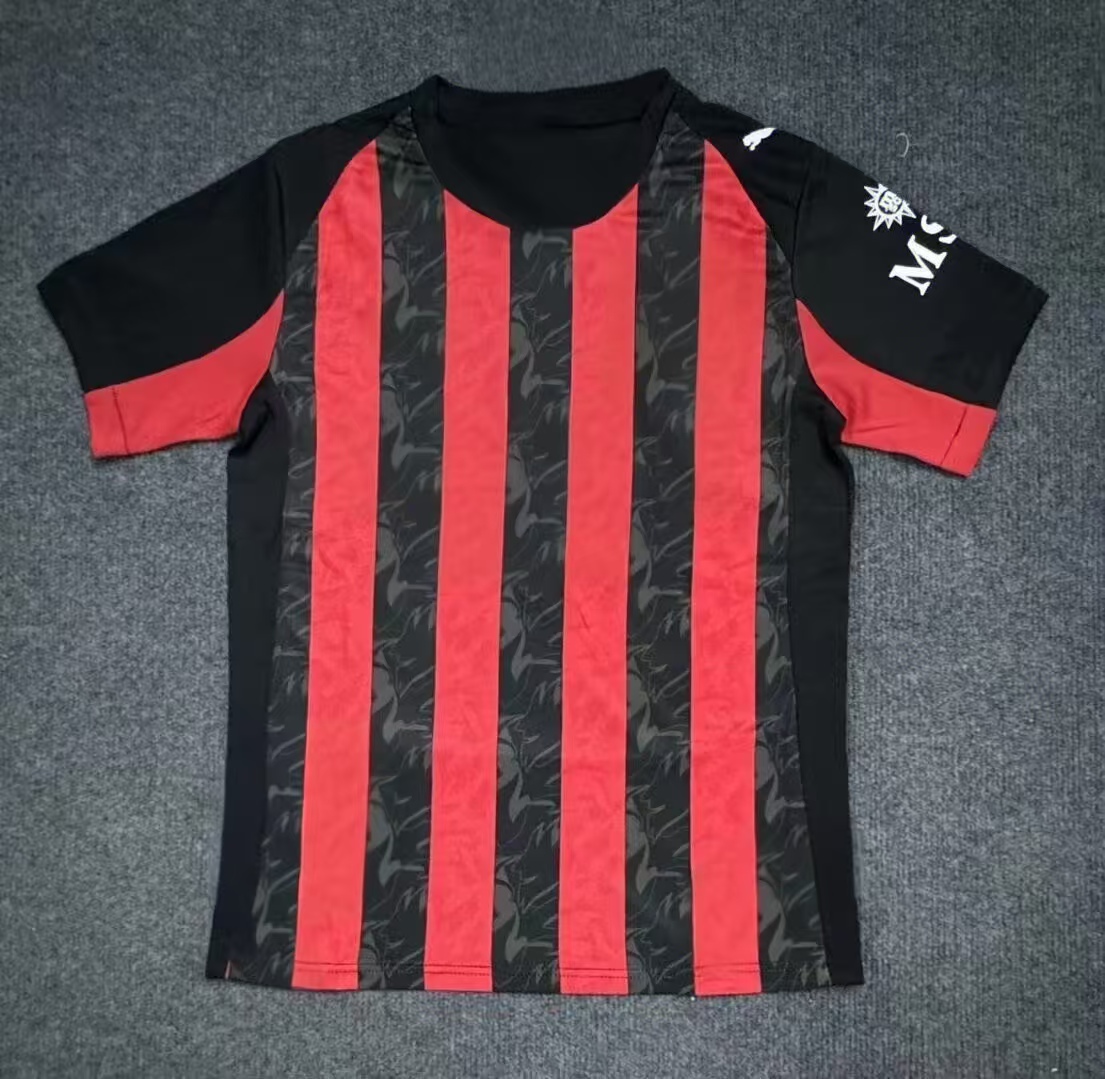Le noir et rouge de l'AC Milan