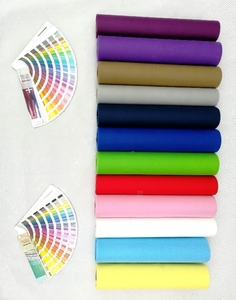 Rouleaux de tissu non tissé en polypropylène (PP) personnalisés, imperméables et antistatiques, avec des motifs de tissage uni/tissage croisé/tissage à points. - Product Image 1