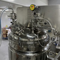 Mélangeur de production et de traitement de mayonnaise de haute qualité avec type de levage pour l'homogénéisation sous vide et l'équipement de traitement des aliments
